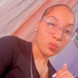 Meet your Posher, Adalis